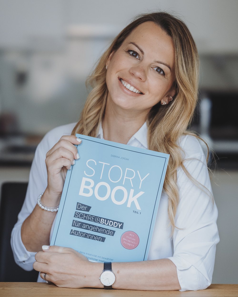Sabrina Jordak mit dem STORYBOOK